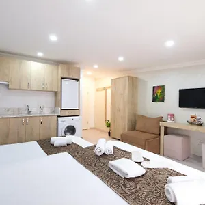 Отель Loren Hotel&suites