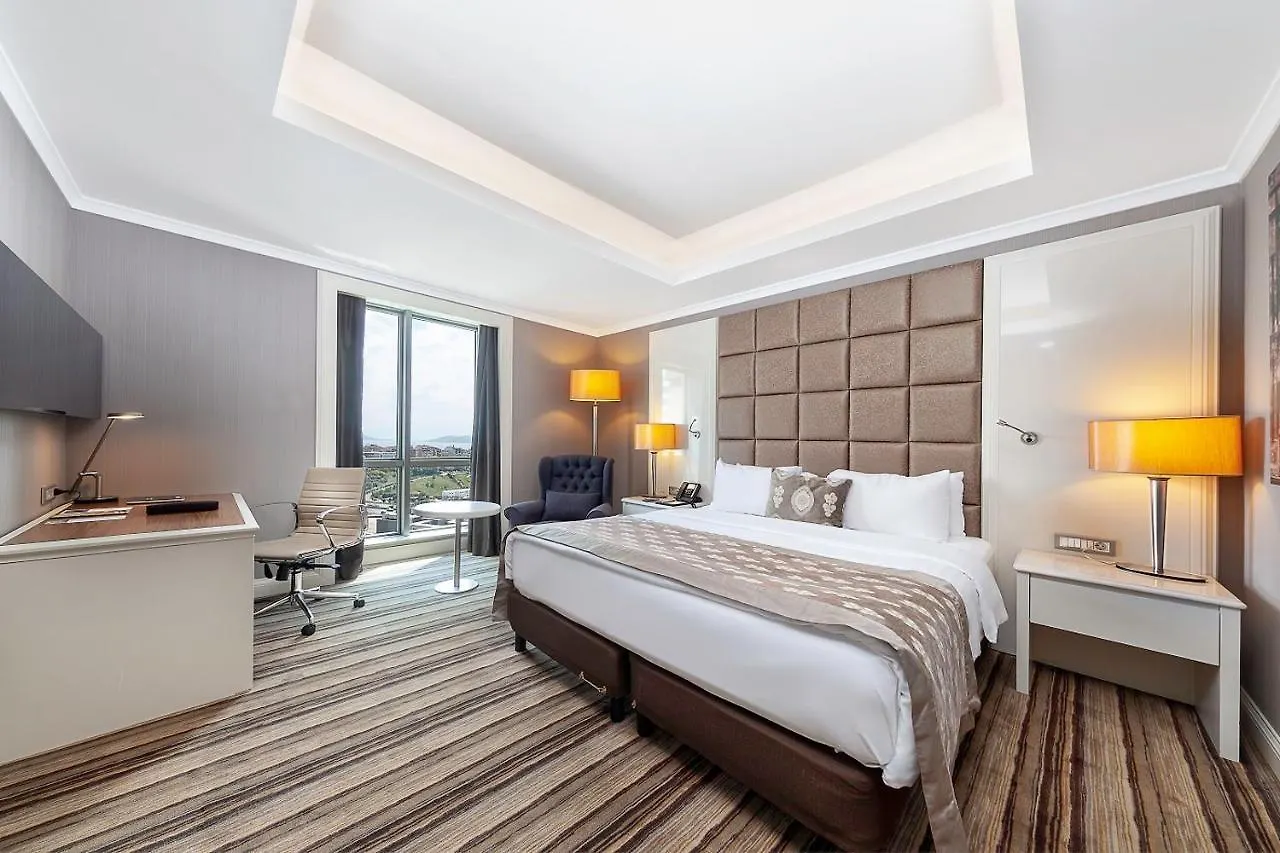 Dedeman Bostanci Istanbul Hotel & Convention Center 5*,